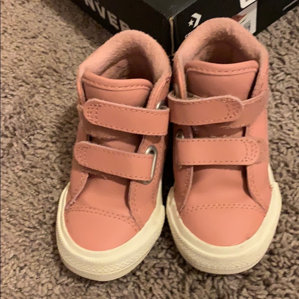 Pink converse